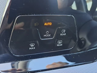 Volkswagen Golf Volkswagen Golf 1.5 eTSI R-Line Business+ | LED | Trekhaak | All-seasons | ACC | Keyless | Stoelverwarming | - afbeelding nr 8