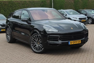 Porsche Cayenne Porsche Cayenne Coupé 3.0 / Trekhaak / Panoramadak / Camera / Luchtvering / 22'' / Bose / Stoelventilatie / Sportchrono / Stoelverwarming / DAB / ACC - afbeelding nr 1