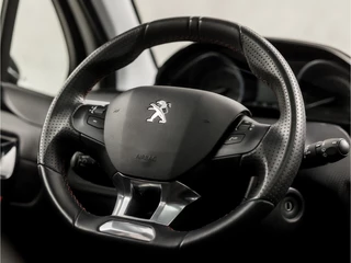 Peugeot 2008 Automaat (PANORAMADAK, APPLE CARPLAY, NAVIGATIE, CLIMATE, STOELVERWARMING, LEDER, SPORTSTOELEN, GETINT GLAS, CRUISE, LM VELGEN, NIEUWSTAAT) - afbeelding nr 19
