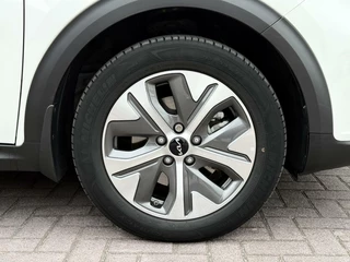 Kia e-Niro Kia e-Niro Edition 64 kWh Facelift Trekhaak Stoel/Stuurwielverwarming Camera Navigatie DAB 3-Fase - afbeelding nr 35