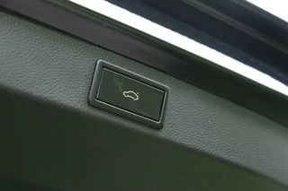 Škoda Karoq Skoda Karoq 1.5 TSI / 150 PK / DSG / Sportline / Black Edition / Panorama / Virtual Cockpit / Camera / Cruise Control / Trekhaak / 18