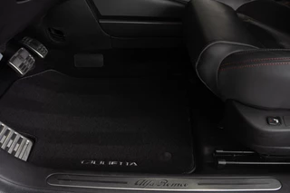 Alfa Romeo Giulietta Alfa Romeo Giulietta 1.750 Turbo Veloce QV 240PK 2e Eig Carbon Panoramadak Kuipstoelen CarPlay Stoelverw. Full option - afbeelding nr 10