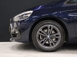 BMW 2 Serie BMW 2 Serie Active Tourer 218i High Executive [TREKHAAK AFNEEMBAAR, GROOT NAVIGATIE, HEAD-UP, HALF LEDER, STOELVERWARMING, PDC ACHTER, CRUISE, CLIMATE, NIEUWSTAAT] - afbeelding nr 4