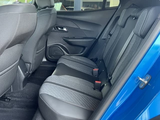 Peugeot 2008 Peugeot 2008 1.2 130 PK Automaat Allure Navi* Carplay Camera Stoelverwarming ACC DAB Keyless 17 Inch Velgen Parkeersensoren - afbeelding nr 12