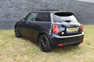 MINI Electric MINI Electric Mini Resolute edition 33 kWh Pano automaat resolute edition 135kw 1e eigenaar n.a.p. Pano / Leder / Harman Kardon / Head Up / Camera / Keyless - afbeelding nr 3