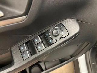 Ford Kuga Ford Kuga 2.5 PHEV Titanium 225pk | Driver Assistance Pack | Winterpack | Wegklapbare Trekhaak | All Season Michelin Cross Climate | 1.500kg Trekgewicht - afbeelding nr 12