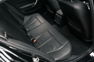 BMW 1 Serie BMW 1-serie M140i xDrive Harman Kardon Dak Leer - afbeelding nr 36