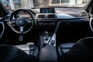 BMW 3 Serie BMW 3-serie 330e Centennial High Executive|PANO|M-SPORT|18'' - afbeelding nr 8