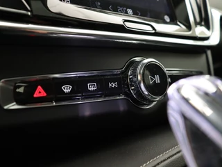 Volvo S90 Volvo S90 T8 PLUG-IN HYBRID LONG RANGE ULTIMATE DARK LUCHTVERING MASSAGE-S - afbeelding nr 16