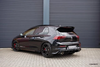 Volkswagen Golf Volkswagen Golf 8 GTI Clubsport | Pano | Matrix IQ | Alcantara | ACC | Rijdersauto Edition | Deep Black Pearl | Fabrieksgar. 2027 - afbeelding nr 4