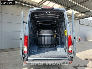 Iveco Daily Iveco Daily 35C21 3.0L Automaat Black Edition 2025model L2H2 ACC Camera Parkeersensoren LED CarPlay Dubbellucht L2 12m3 Airco - afbeelding nr 3