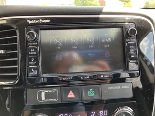 Mitsubishi Outlander Mitsubishi Outlander 2.0 PHEV Instyle+ 203 pk 4WD AUT. | 1e eigenaar | dealer onderhouden | navigatie | trekhaak | leder interieur - afbeelding nr 31