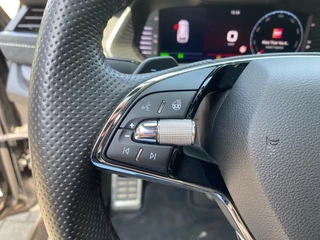 Škoda Octavia Škoda Octavia 1.4 TSI DSG RS IV PANO-DAK/CAMERA/MEMORY/NAVI/ACC/STOELVERW/E-KLEP - afbeelding nr 20