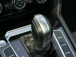 Volkswagen Passat Volkswagen Passat Variant 1.8 TSI HIGHLINE FACELIFT, PANO, NAVI, CRUISE, LEDER/ALCANTARA, ECC-AIRCO, DIGITAL, KEYLESS, ERGO-COMFORT, LICHTMETAAL 17