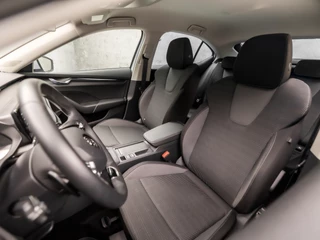 Škoda Octavia Škoda Octavia 1.0 e-TSI Sport Automaat (APPLE CARPLAY, GROOT NAVI, CAMERA, GETINT GLAS, SPORTSTOELEN, STOELVERWARMING, KEYLESS, CRUISE, NIEUWE APK, NIEUWSTAAT) - afbeelding nr 13