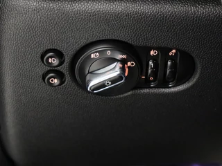 MINI Cooper MINI Cooper Mini 1.5 Pepper [APPLE CARPLAY, SFEERVERLICHTING, CRUISE CONTROL, CLIMATE CONTROL, KEYLESS START, NAVIGATIE, NIEUWSTAAT] - afbeelding nr 18