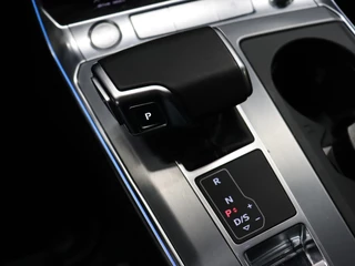 Audi A6 [DIGITAL DASH, ADAPTIVE CRUISE CONTROL, CAMERA + TOP VIEUW, MEMORY SEATS, STOELMASSAGE, CLIMATE CONTROL, FLIPPERS,  STOELVERWARMING V+A, TREKHAAK, ELEK... ACHTERKLEP, NAVIGATIE, NIEUWSTAAT] - afbeelding nr 17