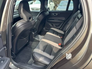 Volvo V60 Volvo V60 2.0 T6 Recharge AWD Plus-Dark R-Design Long-Range Camera Trekhaak Leder - afbeelding nr 28
