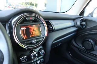 MINI Cooper MINI Cooper 1.5 COOPER, Stoelverwarming, Airco, etc. - afbeelding nr 22