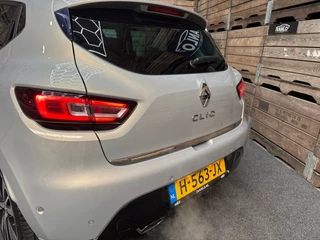 Renault Clio Renault Clio 1.2 TCe Initiale Paris PANO NAV Leder BOSE Stoelverwarming - afbeelding nr 16