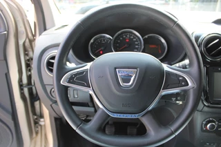 Dacia Lodgy Dacia Lodgy 1.3 TCE 130pk STEPWAY 7-PERS. Airco Navi bluetooth Cruise Camera erg mooi!! - afbeelding nr 17