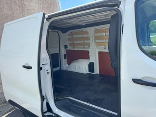 Peugeot Expert Peugeot Expert 2.0 BlueHDI 120 Standard Premium TREKHAAK / PDC V+A / CAMERA / NAVI / CARPLAY / SIDEBARS / CRUISE / 4-RIJMODUSSEN - afbeelding nr 9