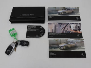 Mercedes-Benz A-Klasse Mercedes-Benz A-klasse 200 Business Solution AMG | Panoramadak |  Stoelverwarming | Trekhaak | Matrix LED | Memory | Carplay | Keyless | Camera | Sfeerverlichting | Leder/Alcantara | Park Assist - afbeelding nr 15