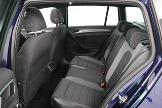 Volkswagen Golf Volkswagen Golf Variant 1.5 TSI Highline Business R (PANORAMADAK, TREKHAAK, CARPLAY, PARKEERSENSOREN, CARPLAY, AUTOMAAT) - afbeelding nr 22
