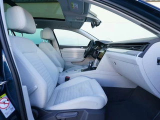 Volkswagen Passat Volkswagen Passat Variant 1.4 TSI PHEV 218pk GTE Highline | Leder | Panoramadak | 360 Camera | Virtual cockpit - afbeelding nr 20