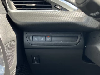Peugeot 208 Peugeot 208 1.2 PureTech Allure 110 pk | dealer onderhouden | navigatie | trekhaak | climate | apple carplay | parkeersens. - afbeelding nr 22