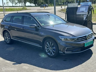 Volkswagen Passat Volkswagen Passat VARIANT 1.4 TSI GTE PHEV | HUD | Digitaal | PDC | Camera - afbeelding nr 16