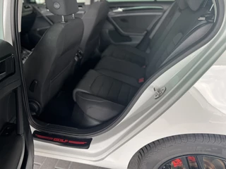 Volkswagen Golf Volkswagen Golf 1.2 TSI / Uitlaatklep / Adaptive Cruise / Stoelverwarming / Spoiler Pakket - afbeelding nr 6
