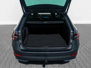 Škoda Superb Skoda Superb Combi 1.4 TSI iV 218pk Laurin & Klement | Leder | Panoramadak | 360 Camera | Trekhaak - afbeelding nr 57
