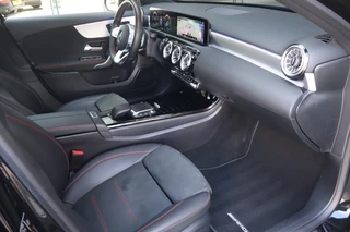 Mercedes-Benz A-Klasse Mercedes-Benz A-Klasse 250 e Business Solution AMG Limited NL-Auto!! Matrix I SfeerverL. I Adap.Cruise - afbeelding nr 5