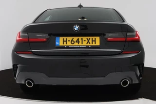 BMW 3 Serie BMW 3-serie 320i High Executive Edition (PARKEERSENSOREN, STOELVERWARMING, LEER, NAVIGATIE, NL-AUTO) - afbeelding nr 7