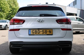 Hyundai i30 Hyundai i30 Wagon 1.0 T-GDI Comf.Smart Aut. Navi/Led/Pdc/Cam/16