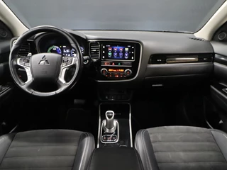Mitsubishi Outlander Mitsubishi Outlander 2.4 PHEV Intense S [TREKHAAK, CAMERA, STOELVERWARMING, HALF LEDER, PDC V+A, CRUISE, CLIMATE, NIEUWSTAAT] - afbeelding nr 6