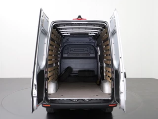 Mercedes-Benz Sprinter Mercedes-Benz Sprinter 315CDI 9G-Tronic Automaat L2H2 | 3500Kg Trekken | Camera | Touchscreen Multimedia | Betimmering | 3-Persoons - afbeelding nr 4
