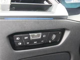 BMW 3 Serie BMW 3-serie 330e High Executive M-sport | Schuif/ kanteldak - afbeelding nr 32