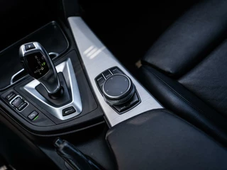 BMW 3 Serie BMW 3-serie 330e Centennial High Executive|PANO|M-SPORT|18'' - afbeelding nr 36