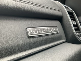 Dodge Ram 1500 Dodge Ram 1500 5.7 V8 4x4 Crew Cab Laramie Pano Full Navi SideSteps Trekhaak Luchtvering - afbeelding nr 34