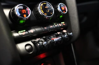 MINI Cooper Mini Mini 1.5 Cooper Chili / AUT / 5 Deurs / Open Panoramadak / Navi / Ecc / Elek Pakket / Led / Pdc / 17 Inch - afbeelding nr 15