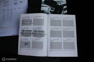 Toyota Corolla Toyota Corolla 1.8 Hybrid Business Intro | Parkeersensoren voor en achter | Stoelverwarming | NL Auto Boekjes. - afbeelding nr 22