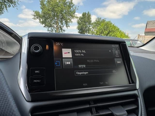 Peugeot 208 Peugeot 208 1.2 PureTech Allure AUTOMAAT / CARPLAY / CRUISE / PDC / BLUETOOTH / ECC / AIRCO / NL AUTO - afbeelding nr 19