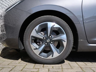 Suzuki Swift Suzuki Swift 1.2 Style Smart Hybrid | Navigatie | Cruise-control | Camera - afbeelding nr 36