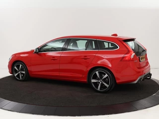 Volvo V60 Volvo V60 2.0 T4 Sport | Stoelverwarming | Trekhaak |  Xenon | Navigatie | Leder/Alcantara | PDC | Climate control | Cruise control | Bluetooth - afbeelding nr 2