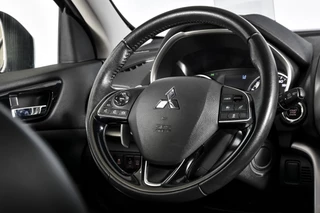 Mitsubishi Eclipse Cross | S/K dak | Adapt. Cruise | Winterpakket | PDC | 360 Camera | App. Connect | DAB |  LM 18
