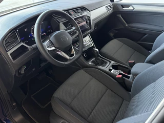 Volkswagen Touran Volkswagen Touran 1.5 TSI 150PK 7P CARPLAY NAVI CAMERA LED ELEK.KLEP VIR.COCKPIT DODE.HOEK DET. STOELVERW KEYLESS 7P 7PERS 09/2024 