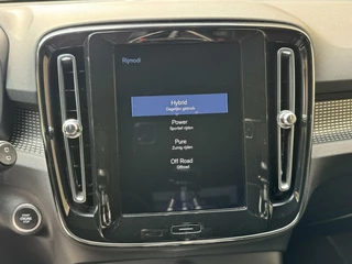 Volvo XC40 Volvo XC40 1.5 T5 Twin Engine R-Design Automaat | Achteruitrijcamera | LED verlichting | Trekhaak uitklapbaar | Stoelverwarming | Climate control | Cruise control adaptief | Dode hoek detectie | Getint glas | Parkeersensoren voor en achter - afbeelding nr 22