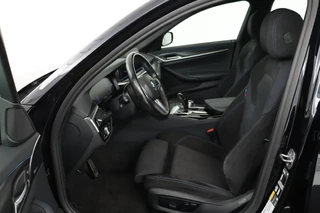 BMW 5 Serie BMW 5-serie 545e xDrive M Sport | Trekhaak | Adaptive cruise |  Stoel & stuurverwarming | Alcantara | Camera | Carplay | Sfeerverlichting | 19'' | Full LED | Park Assist - afbeelding nr 4